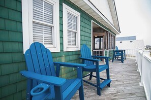 Terrace/patio - Haven House-Heated Pool, Spa, Views, 1 blk to sea (Kill Devil Hills)