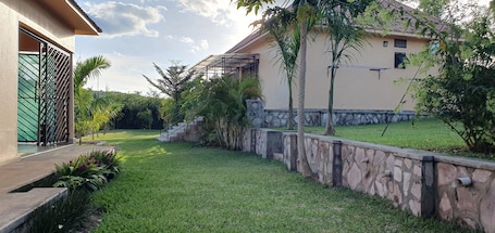 Property grounds. Self catering cottage in Sanga ideal for a group getaway. 1.3km from main road