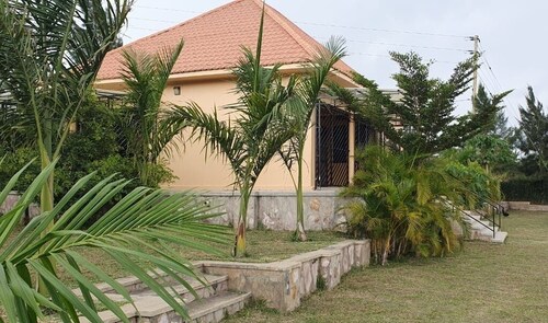 1-bedroom cottage in Sanga for your family / group getaway. 1.3km from main road