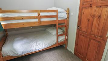 Cottage | 3 bedrooms, individually decorated, individually furnished, free WiFi