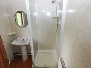 Cottage | Bathroom - Cabin No. 11 - Salt and Fern Cabins (Port Talbot)
