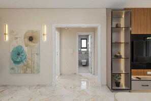 Apartamento conforto, 2 quartos, vista para o jardim | Parte interna