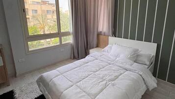 Superior Apartment, 3 Bedrooms, Lake View