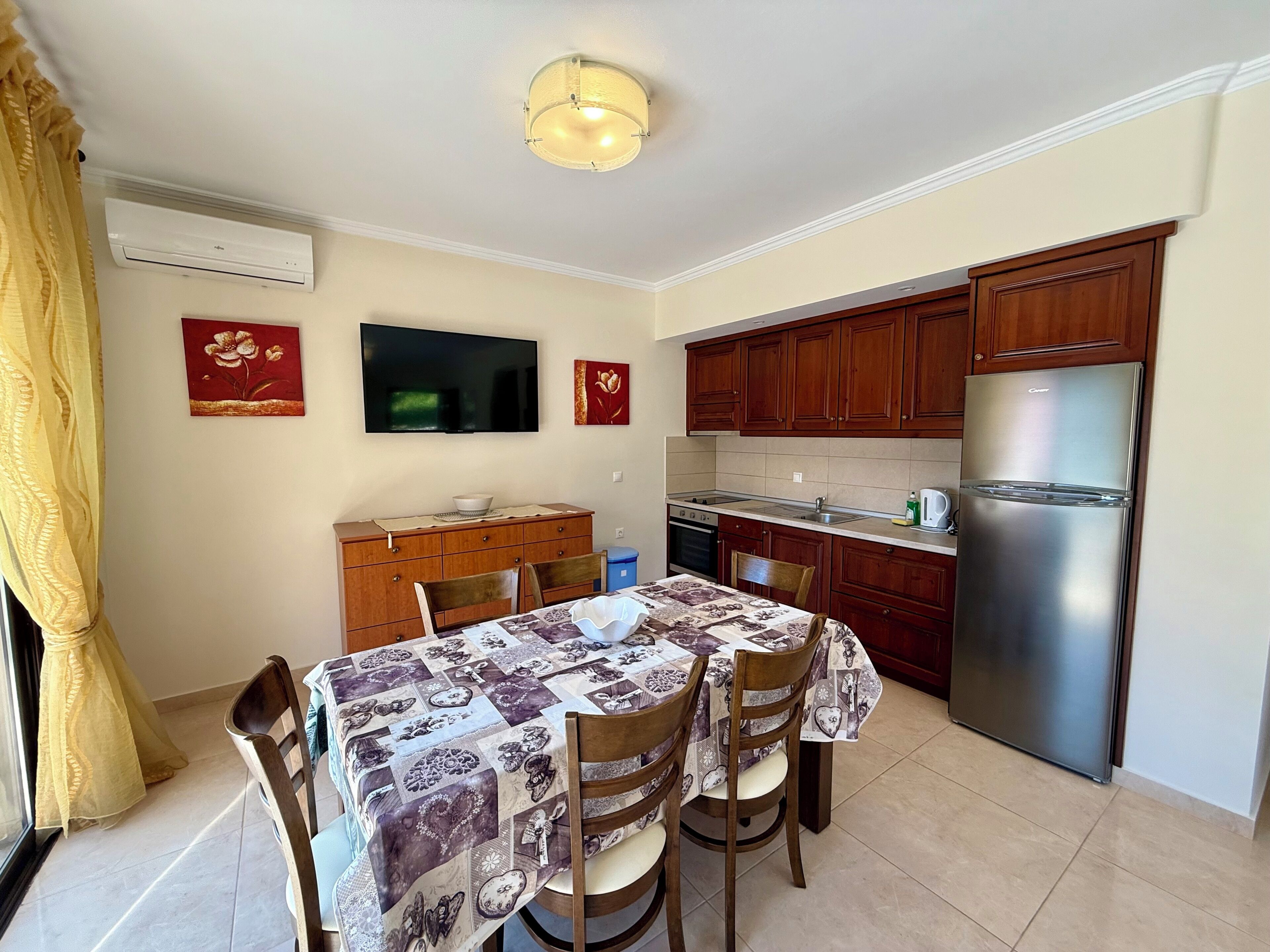 Deluxe resortwoning, balkon, uitzicht op bergen | Woonruimte