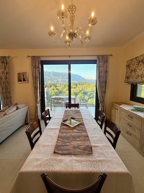 Luxury Villa, Lanai, Bay View | Living area | 50-inch flat-screen TV with satellite channels - Thomas apartments Corfu (Corfu)