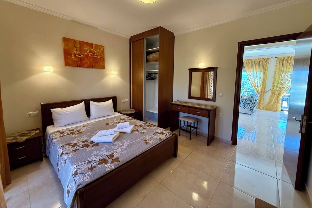 Deluxe Townhome, Balcony, Mountain View