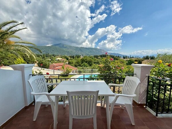 Outdoor dining - Thomas apartments Corfu (Corfu)