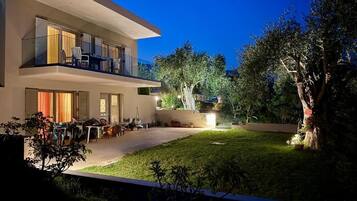 Familienhaus, 2Â Schlafzimmer, Balkon, Stadtblick | Terrasse/Patio