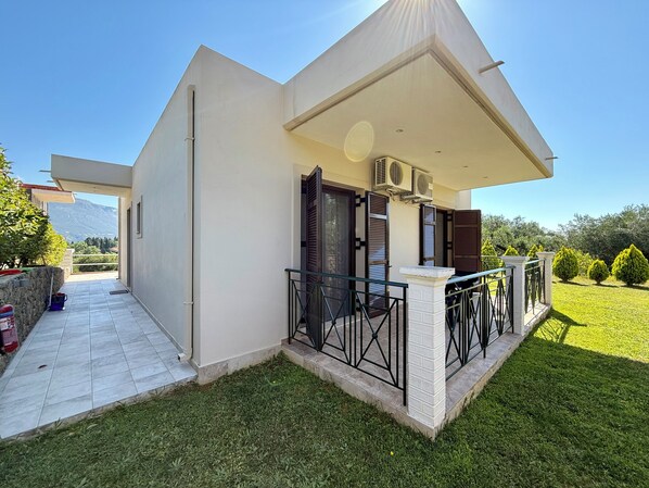 Deluxe Townhome, Balcony, Mountain View | Exterior - Thomas apartments Corfu (Corfu)