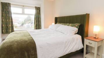 3 bedrooms, individually decorated, individually furnished, free WiFi