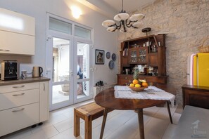 Interior - Art & mementos - holiday house Paloc (Supetar)