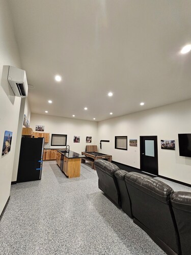 WLGS lodge, New build, located between Waubay and bitter lakes N.E. South Dakota