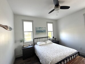 3 bedrooms, WiFi - Simply Adventurous - On the Canal & By the Beach! (Mexico Beach)