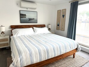 WiFi, bed sheets - Simply Saugy - A Relaxing Saugatuck Getaway! (Saugatuck)