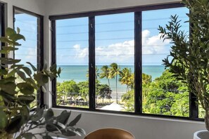Interior - Amalfi—Ocean Views & Pool near Beach & Restaurants (Trinity Beach)
