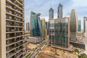 Exterior - Modern 1 Bedroom in Business Bay (Dubai)