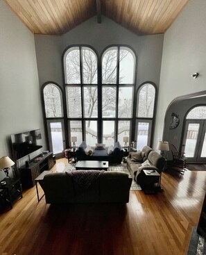 TV, fireplace, DVD player, ping pong