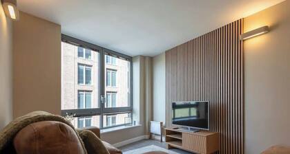 Charming Apartment | Train Station | City Centre