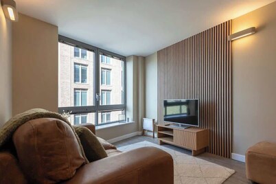 Charming Apartment | Train Station | City Centre