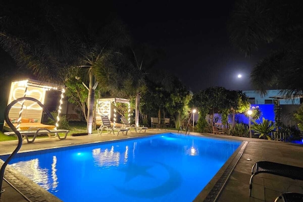 12 outdoor pools