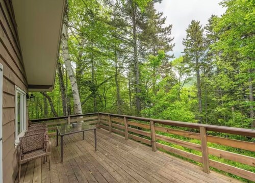 Private Spring Cabin Close To Hiking Trails, Somerset Lake, & Golf Course