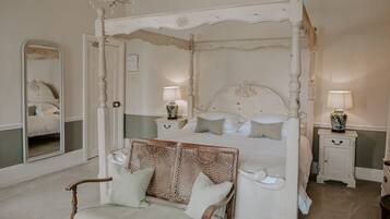 Maison exclusive, salle de bain attenante (Allington Manor ) | Accès au Wi-Fi (inclus)