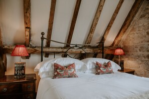 Tweepersoonskamer, en-suite badkamer, uitzicht op binnenplaats (Footman's room) | Gratis wifi