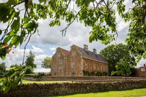 Exterior - Allington Manor (Allington)