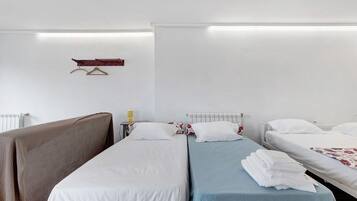 WiFi, bed sheets