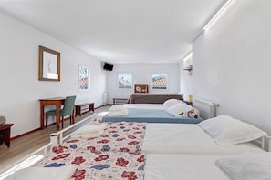 WiFi, bed sheets