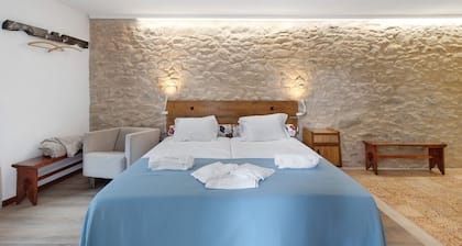 Portas de Caminha II with Mountain View, Minho River, Shared Terrace and Wi-Fi
