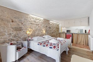 WiFi, bed sheets