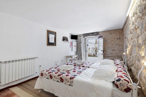 'Portas de Caminha I' in the Heart of Caminha, Minho River, Shared Terrace & Wi-Fi