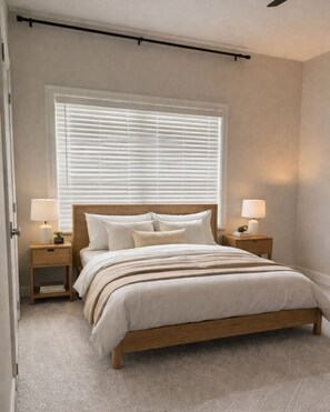 5 bedrooms, iron/ironing board, free WiFi, bed sheets - Spacious 5BR Home Sleeps 12 - Pool - Family Friendly (Gardner)