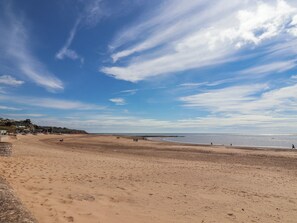 Beach nearby - Sea Lovers (Exmouth)