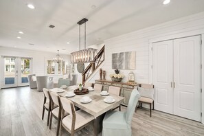 Dining - Waterdog I | Private Pool/Spa | Game Room | Golf Cart | Walk to Beach (Destin)