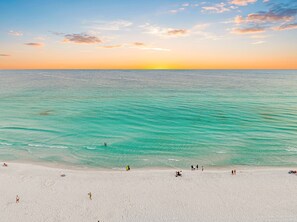 Beach nearby - Waterdog I | Private Pool/Spa | Game Room | Golf Cart | Walk to Beach (Destin)