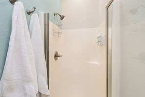 Hair dryer, towels - Waterdog II | Community Pool/Hot Tub | Tram to Beach (Destin)