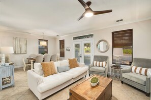 Smart TV - Waterdog II | Community Pool/Hot Tub | Tram to Beach (Destin)