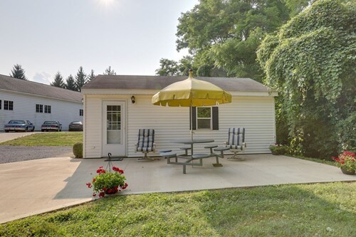 Serene Getaway Centrally Located in the FLX