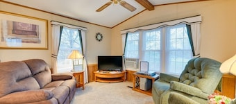 Serene Getaway Centrally Located in the FLX