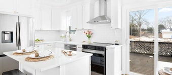 Immaculate 3-bedroom home in peaceful Bellport Village with AC