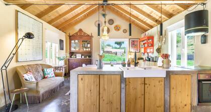 Ferienhaus 'Eclectic Monte Laginha Alentejo' mit privatem Pool, Terrasse und WLAN
