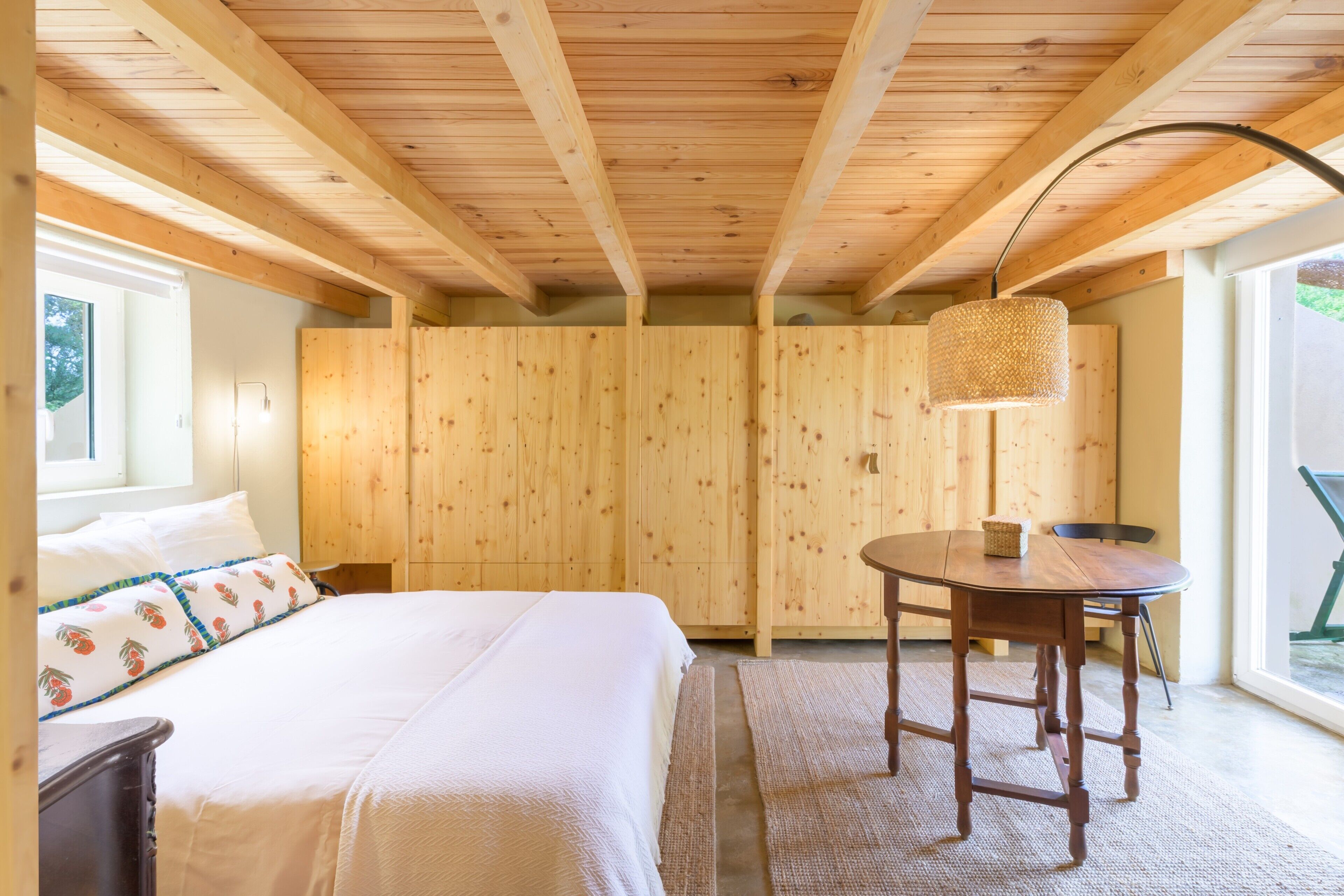 3 habitaciones, tabla de planchar con plancha, wifi y ropa de cama 
