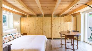 3 habitaciones, tabla de planchar con plancha, wifi y ropa de cama
