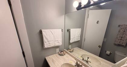Cozy #2 for YOU! 1-bed apartment in fantastic Sherman Hill Downtown Des Moines