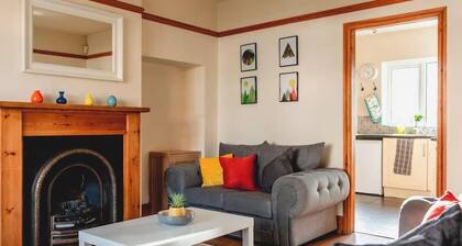 Ilford House: 3 Bedrooms, Free Parking & WiFi