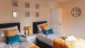 Iron/ironing board, WiFi, bed sheets