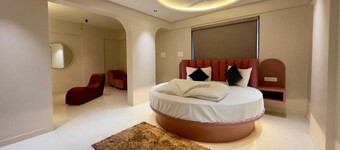 Hotel Wow Stay- Ambegaon Pune 