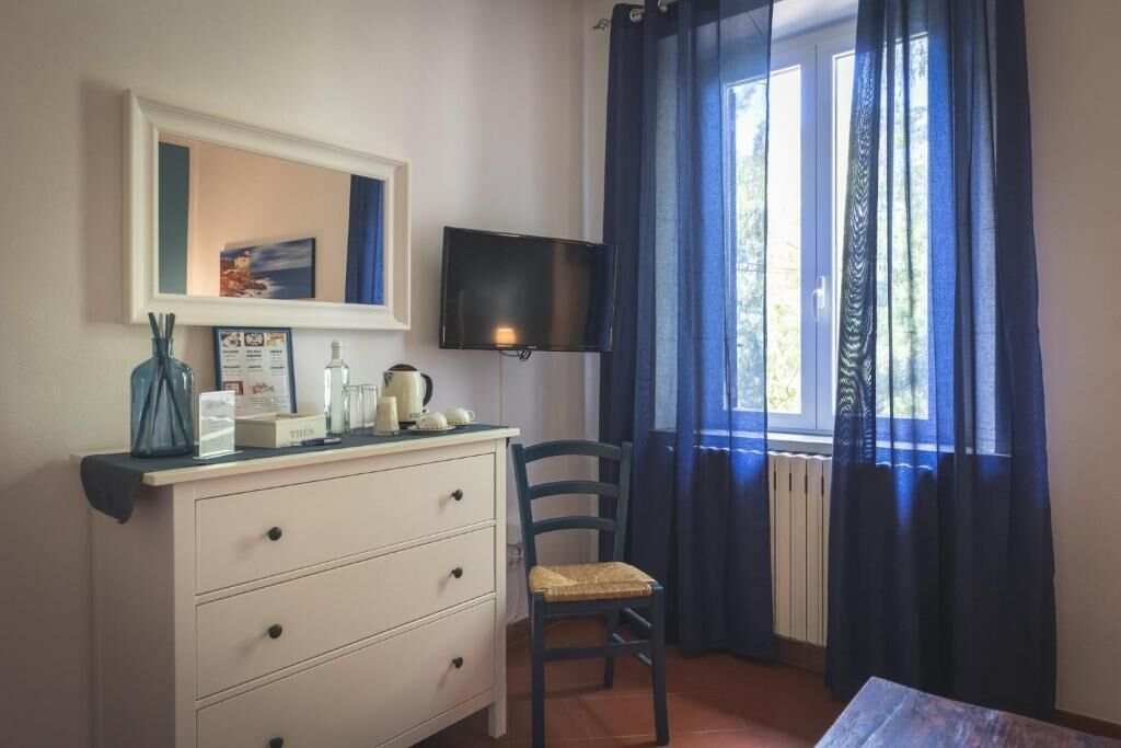 Economy Double Room, Garden View | Interior